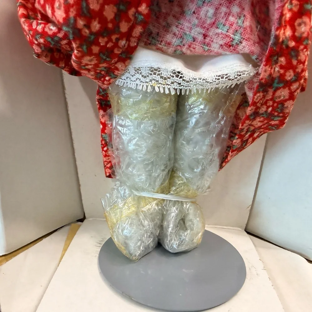 FRANKLIN MINT COMPANY “Alice of New Jersey” Franklin Heirloom Dolls